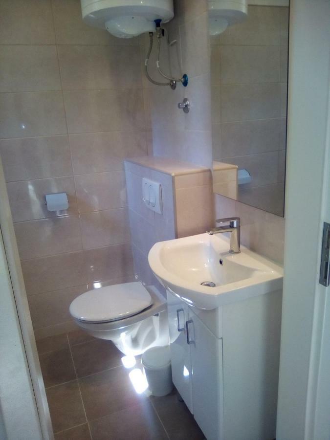 Marinja Studio Apartment Zuljana Ngoại thất bức ảnh